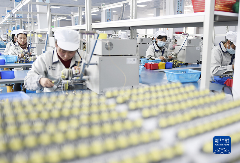 甘肃康乐 乡村就业工厂节后开工忙 服装鞋帽产业织就致富路